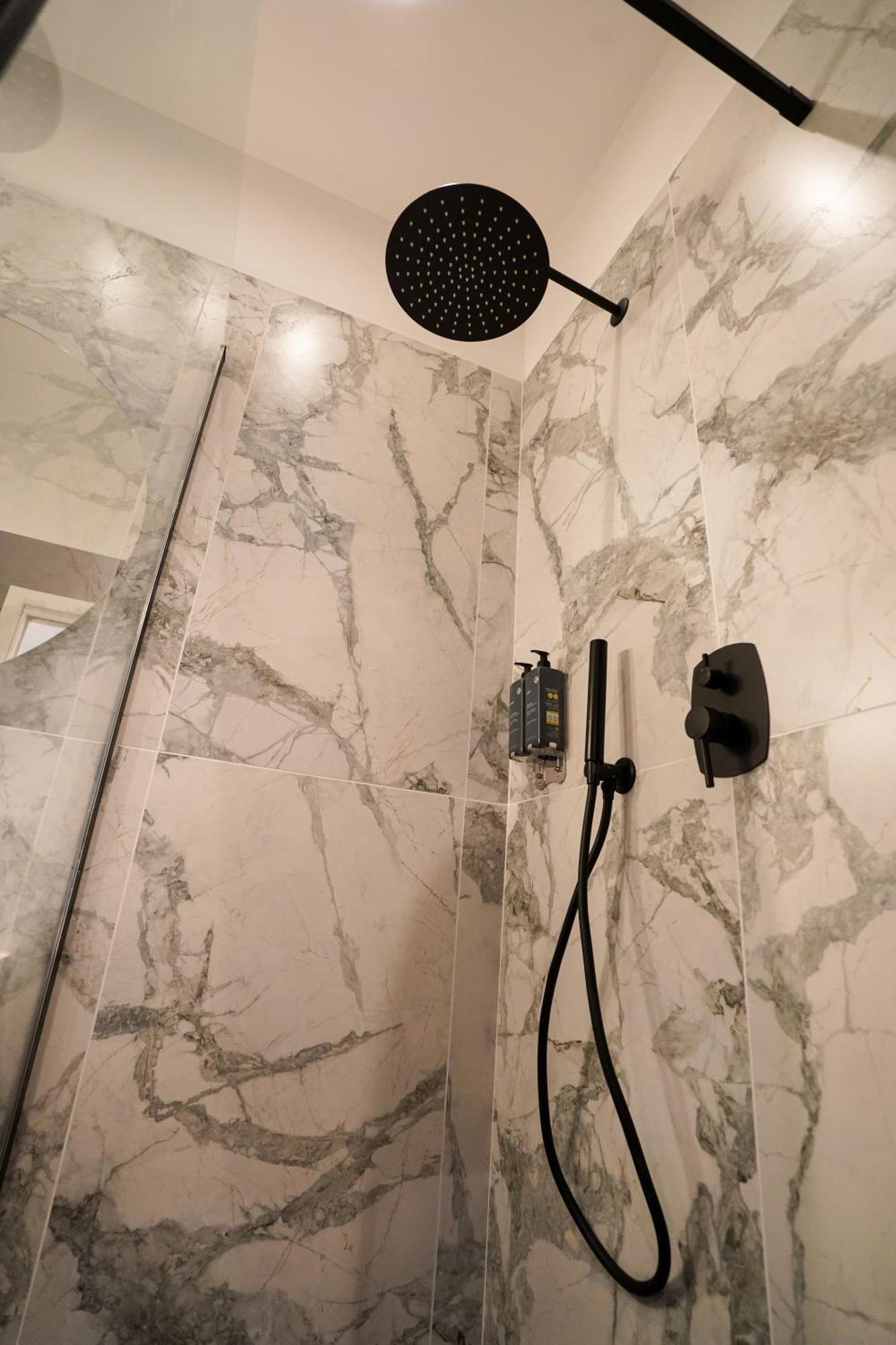 No Man'S Land Guesthouse Рим Номер фото